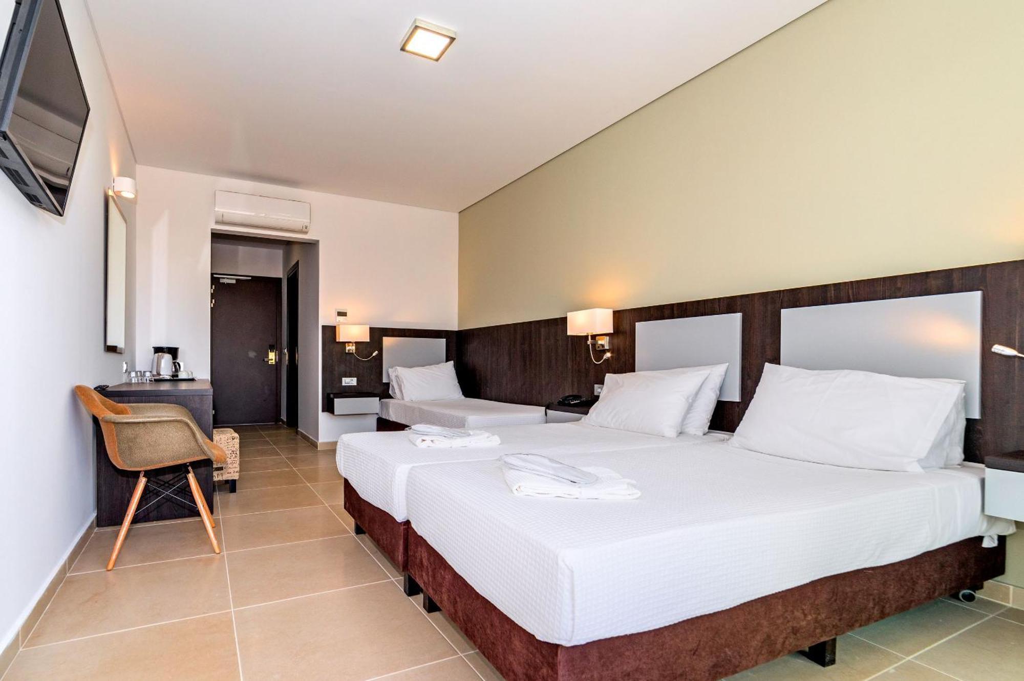 White Olive Premium Laganas Otel Oda fotoğraf