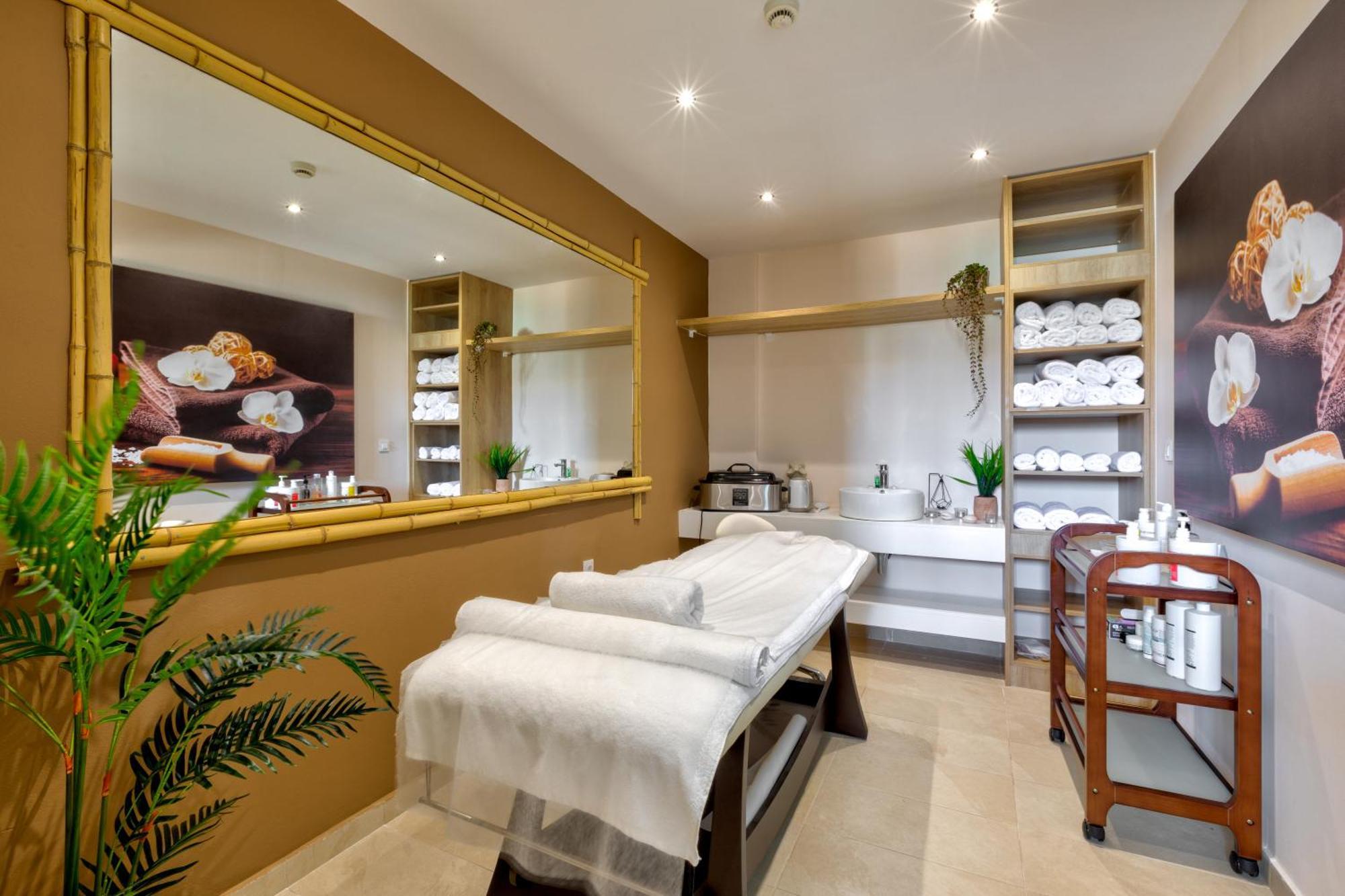 White Olive Premium Laganas Otel Dış mekan fotoğraf